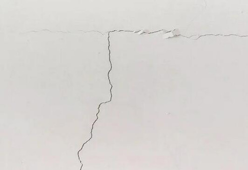 墙面裂缝怎么修补怎么彻底修好