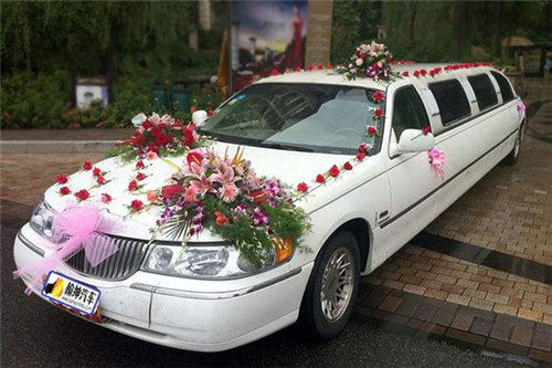 加长林肯婚车多少钱 全国林肯婚车租赁价格一览