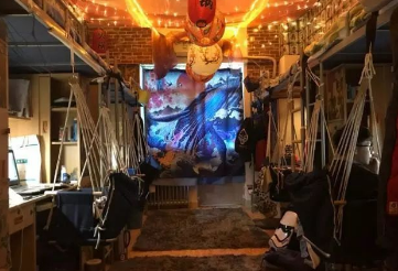 中传男生把宿舍改成日式居酒屋 好看到爆炸