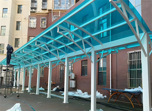 耐力板雨棚多少钱一平方包工包料