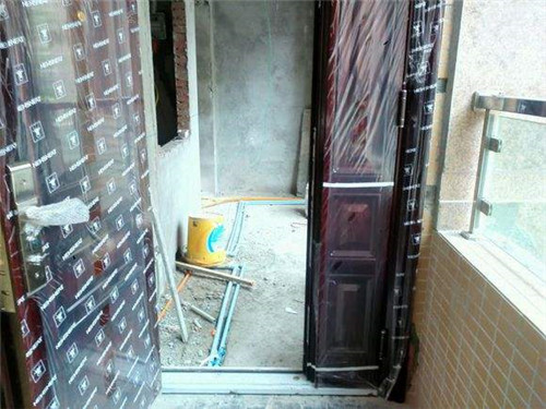 旧门如何翻新 旧门翻新的两种方法介绍