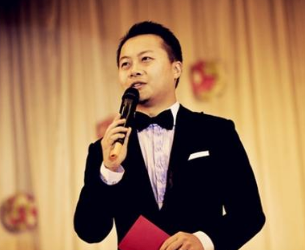 婚礼主持人怎么学 婚礼主持人学什么专业