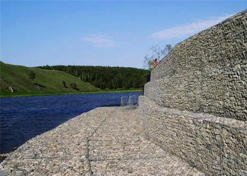 格宾石笼护坡多厚