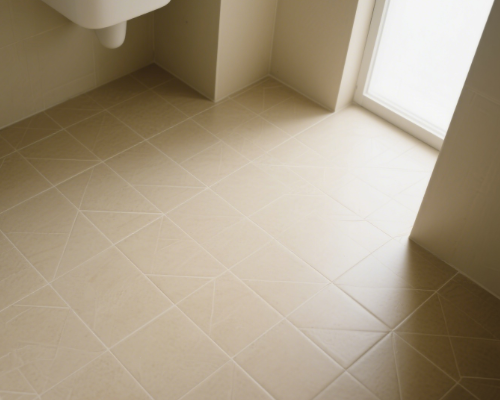 铺地板砖多少钱一平米人工费