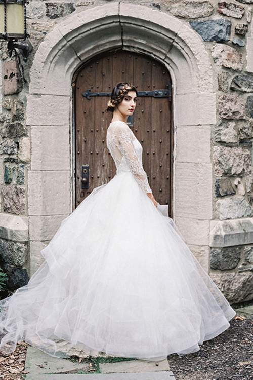 婚纱礼服专卖店排名  买一套婚纱需要多少钱