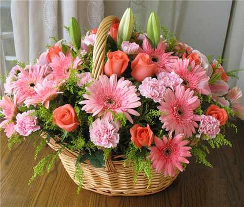 婚礼花篮用什么花好  婚礼花篮多少钱一对