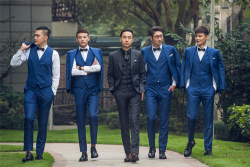 伴郎穿什么衣服合适 伴郎服装的要求