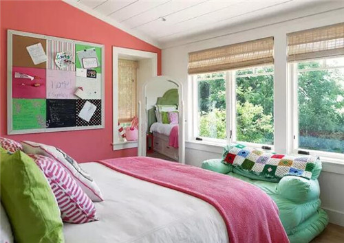 斜顶卧室装修效果图 10㎡斜顶卧室欣赏