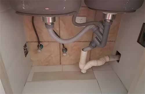 厨房的下水管道漏水怎么维修