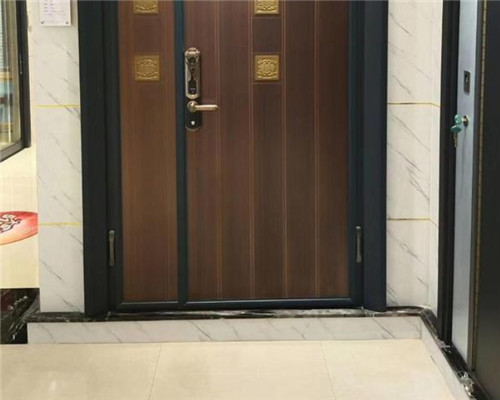 入户门门口渗水怎么回事