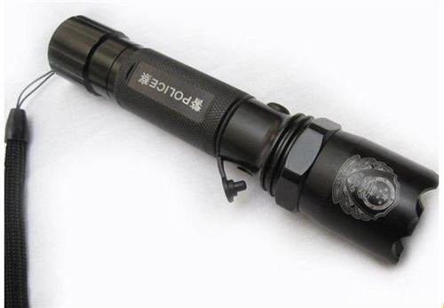 军用强光手电使用及注意事项  军用强光手电价格