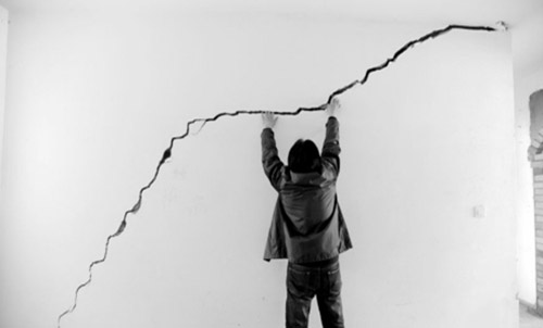 墙面为什么会出现裂缝 墙面裂缝怎么处理