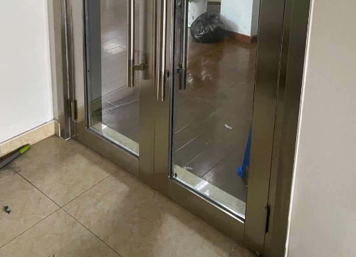 地弹簧门维修方法是什么