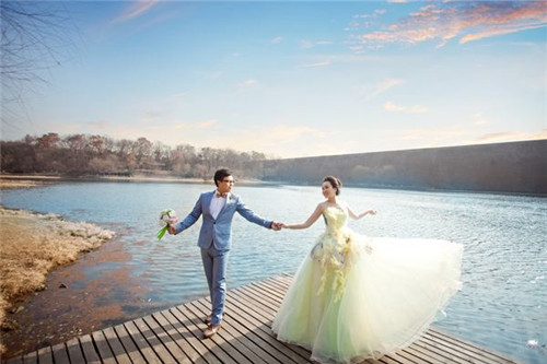 南京雪中彩影婚纱摄影怎么样 怎么拍婚纱照显脸小