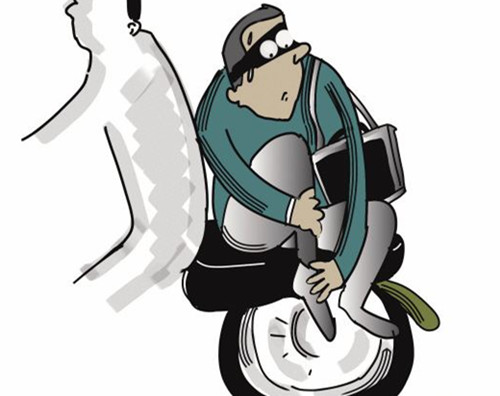 三小伙盗窃后救人网友砸开了锅   小偷竟可以“出人头地”