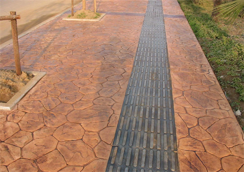 水泥压花地面施工多少钱