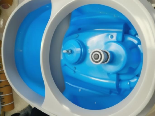 拖把甩干桶旋转不转怎么修