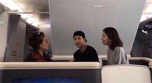 双宋婚讯后首同框撒糖  超级恩爱狂虐单身狗