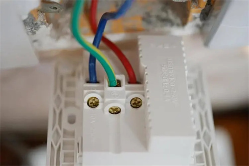 l代表火线还是零线