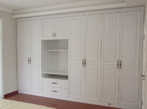 旧衣柜怎么改造翻新