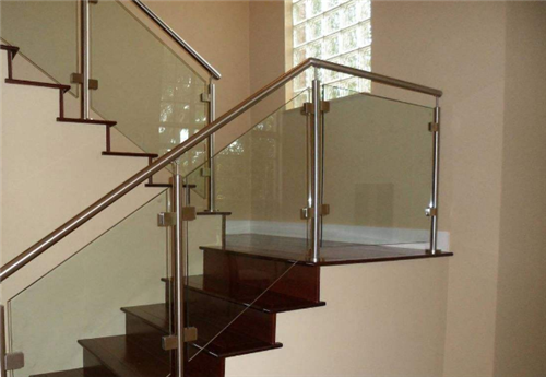 玻璃楼梯扶手优缺点有哪些