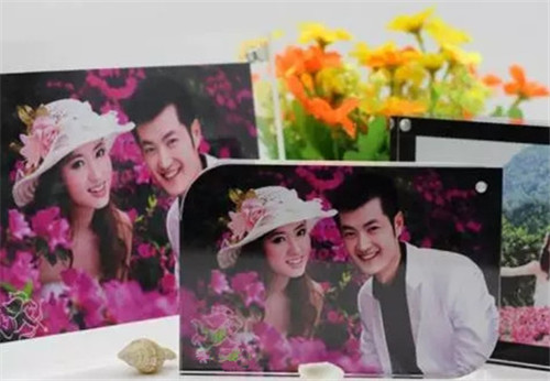 玻璃相框可以定做吗 相框用有机玻璃好还是玻璃好