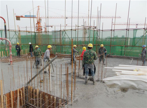 一方混凝土有多少吨重