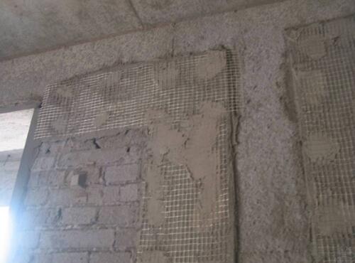 内墙抹灰挂钢丝网还是纤维网