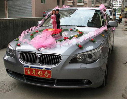婚车布置一般要多少钱 婚车布置几个细节需要注意