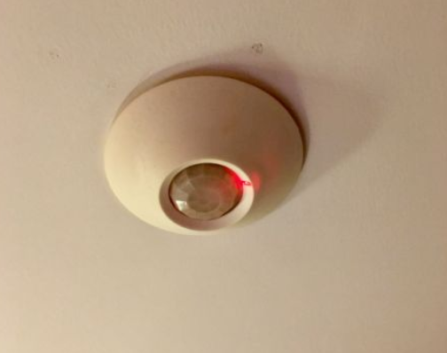 烟雾报警器会闪红灯吗