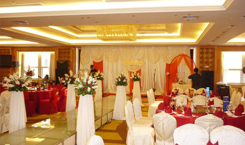 南京婚宴酒店一览表  一般酒店婚宴多少一桌