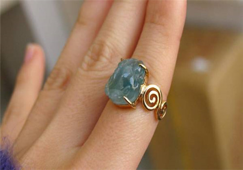 貔貅戒指的正确戴法 戴貔貅戒指有哪些忌讳