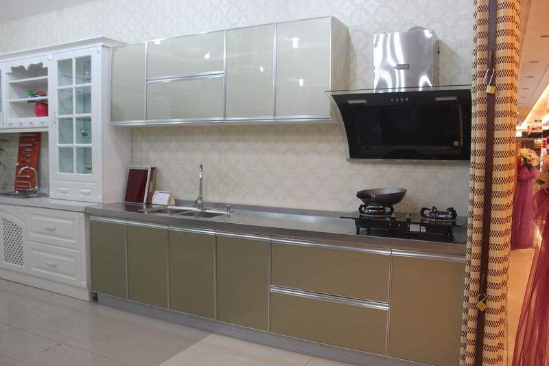 晶钢板是什么材质 晶钢板橱柜优缺点分析