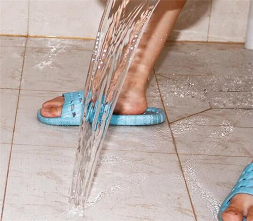 卫生间漏水免砸砖防水真的管用吗