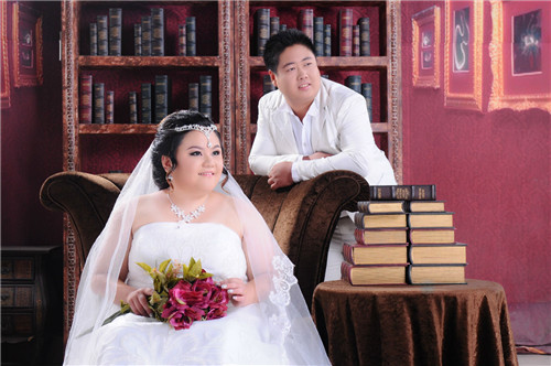 200斤胖女孩婚纱照图片欣赏  胖女孩怎样挑选婚纱