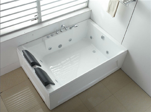 浴缸的尺寸一般是多少