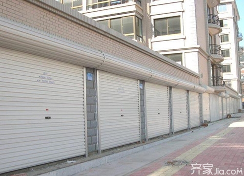 电动卷帘中卷帘门的安装方法