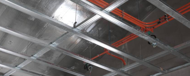 水蒸气导致吊顶积水怎样解决