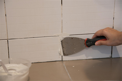 瓷砖与墙面之间缝隙如何填补