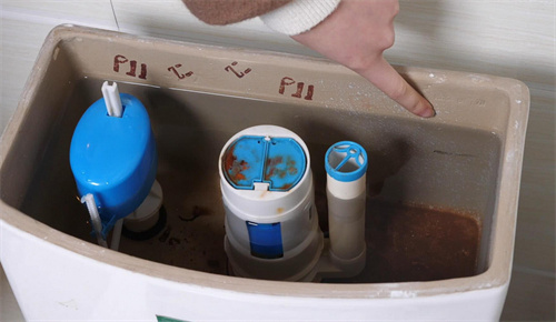 马桶水箱一直流水怎么办