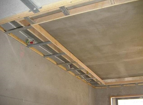 吊顶用木龙骨好还是轻钢龙骨好