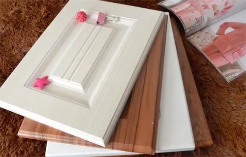 pet门板和吸塑门板的区别有哪些