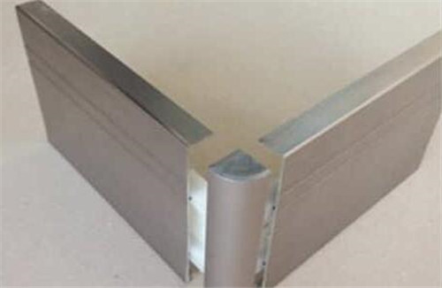 铝合金踢脚线多少钱一米