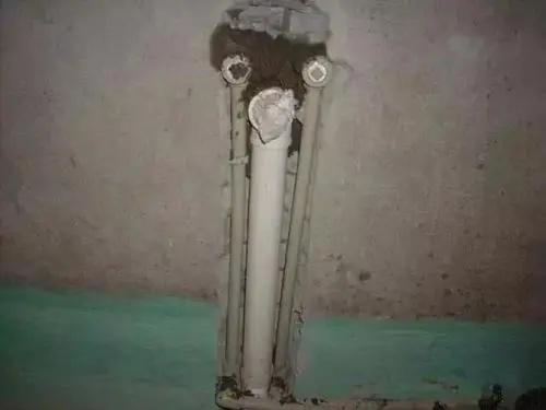 如何在下水管直接开口接管子