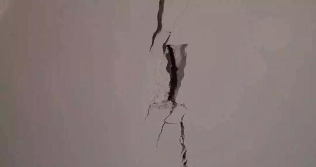 墙面开裂怎么办？5种病因对症下药！