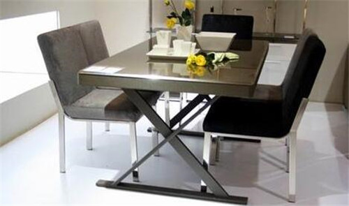 家中常用的餐桌椅尺寸一般是多少 标准餐桌尺寸介绍