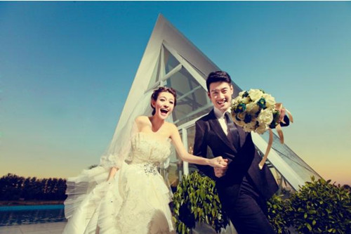 上海婚纱摄影价格表 上海婚纱摄影机构推荐