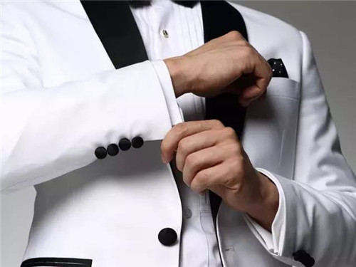 夏天结婚新郎穿什么  夏季结婚服装搭配技巧