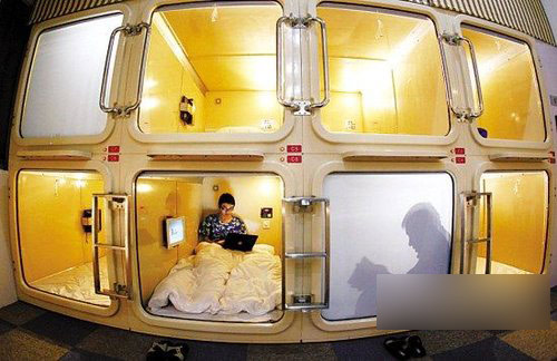 揭秘上海胶囊旅馆家居内饰 住宿88元每天