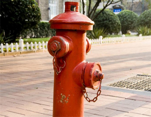 墙壁消防栓向哪个方向拧动手轮会出水